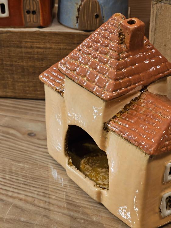 7daa6dd3701774dbc7526872acbd5784