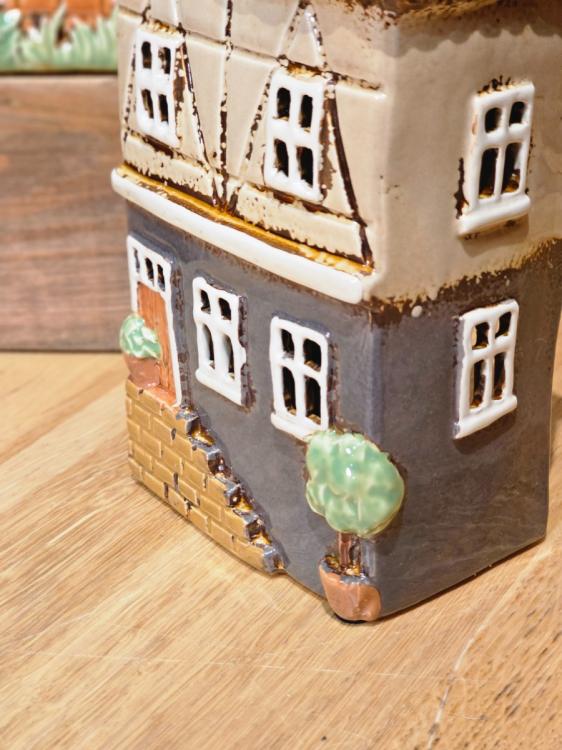 7e8b22dccb56e04788cf11721fafefa1